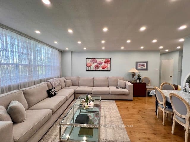 80 Grandravine Drive Unit 911, Toronto W05