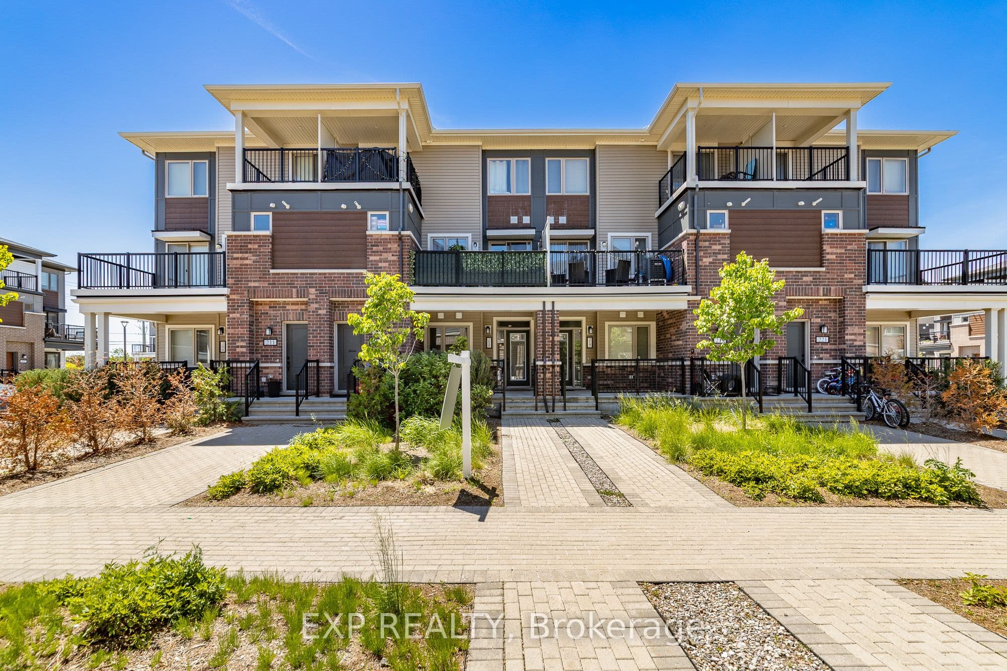 215 Lapland Private, Kanata