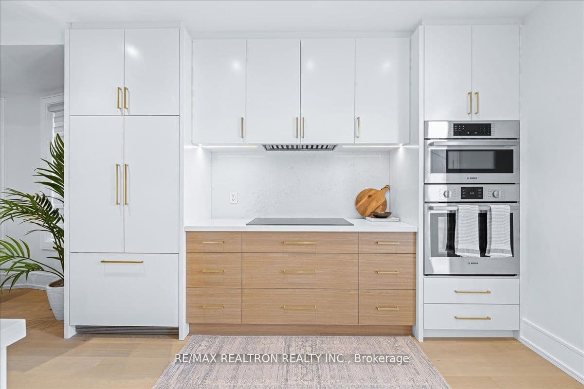 225 Christie Street, Toronto C02