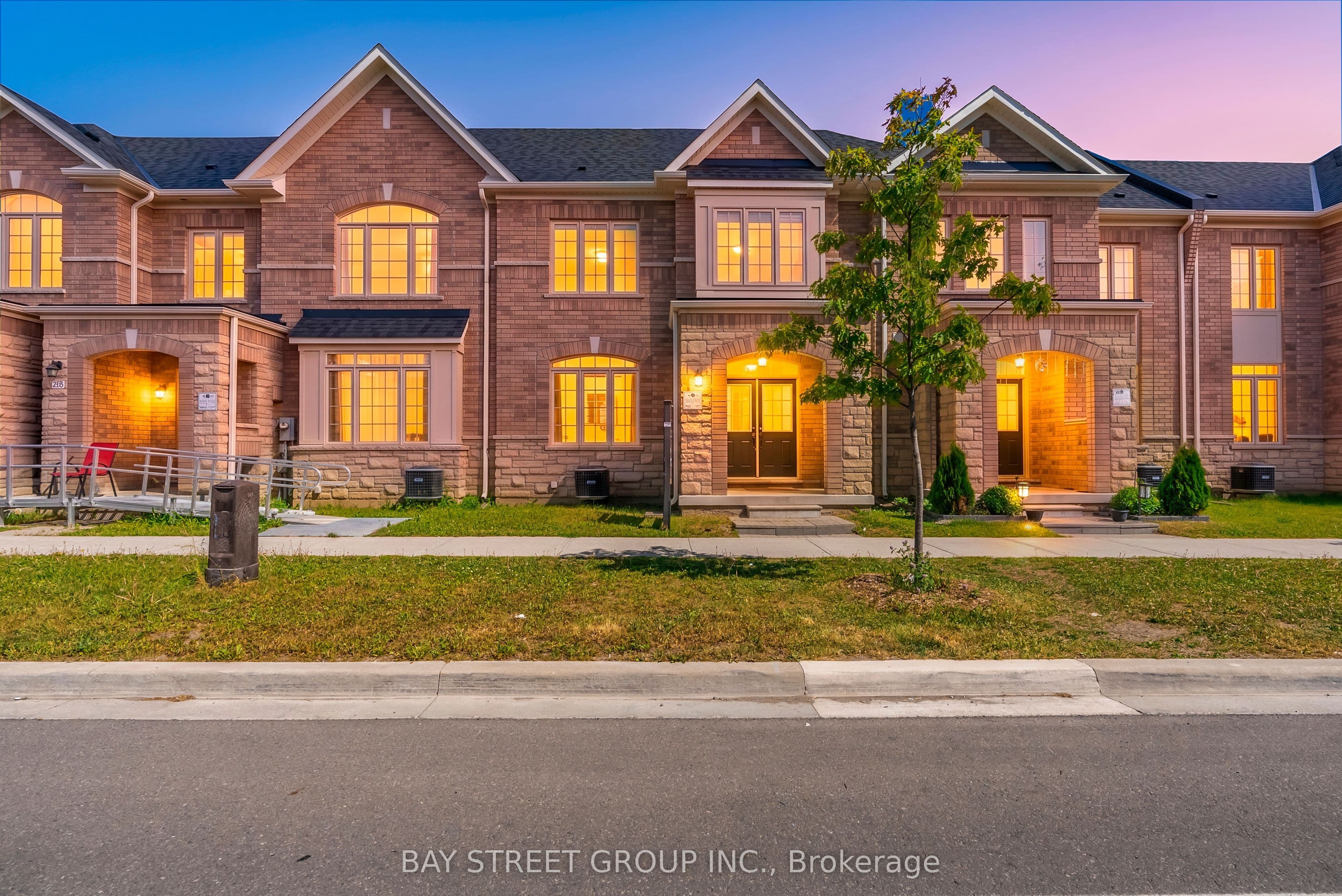 221 Clockwork Drive, Brampton