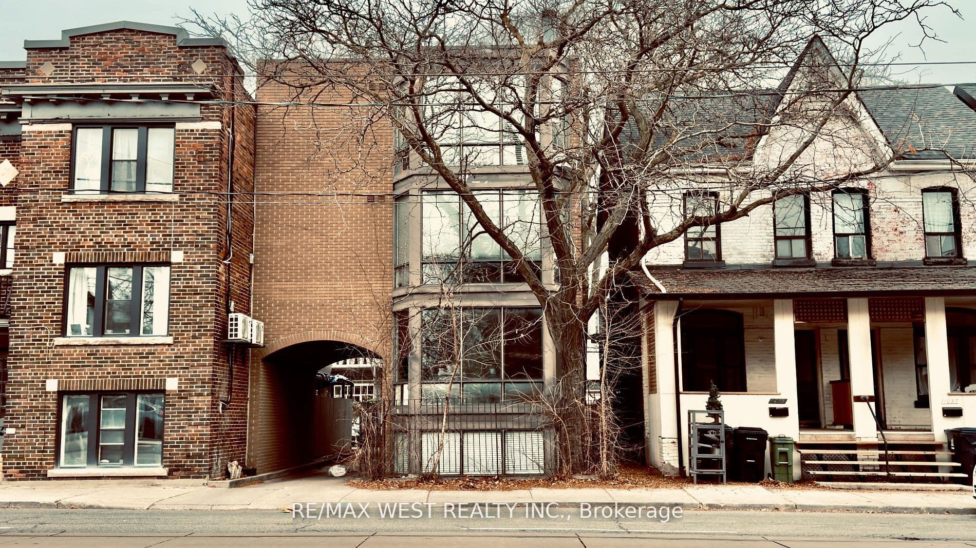 1061 Bathurst Street, Toronto C02
