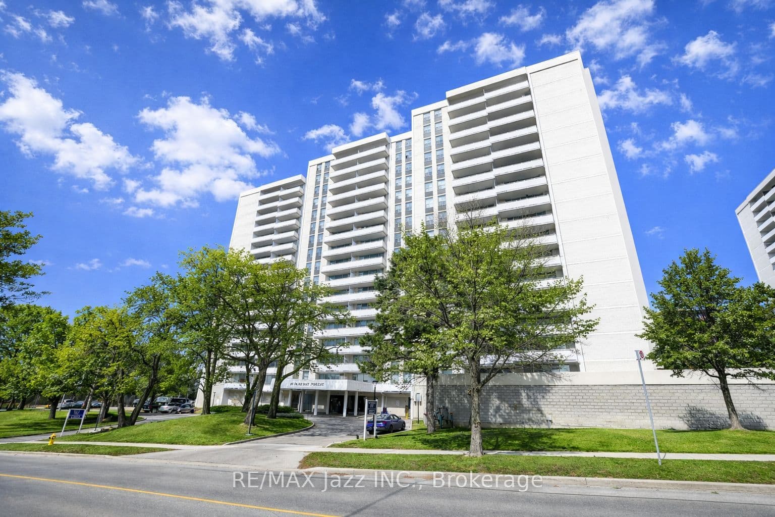 10 Parkway Forest Drive Unit 1008, Toronto C15