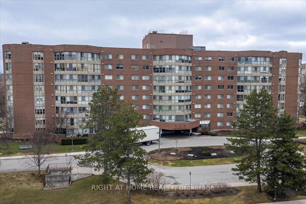 5 Weldrick Road W Unit 703, Richmond Hill