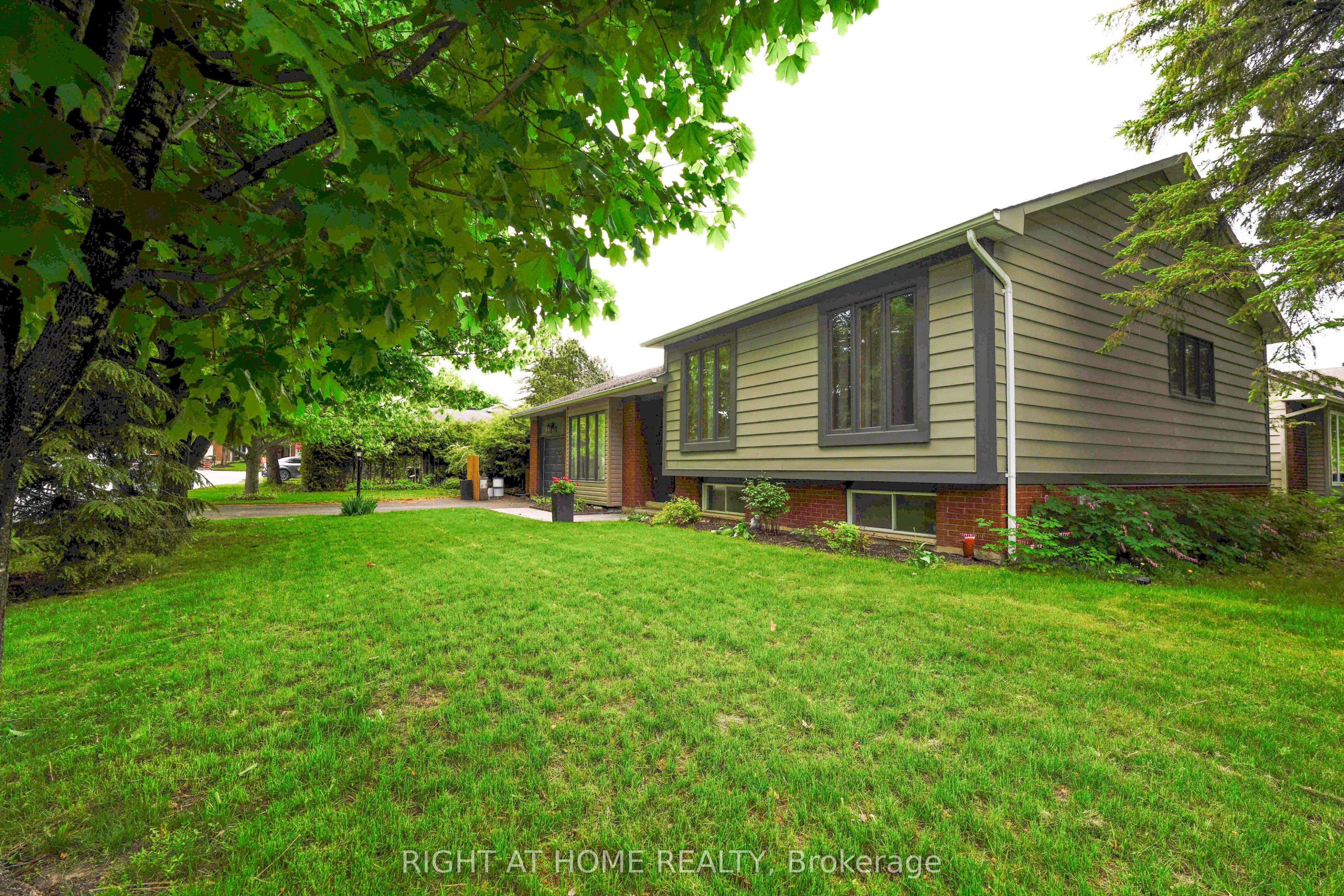 3 Pommel Crescent, Kanata