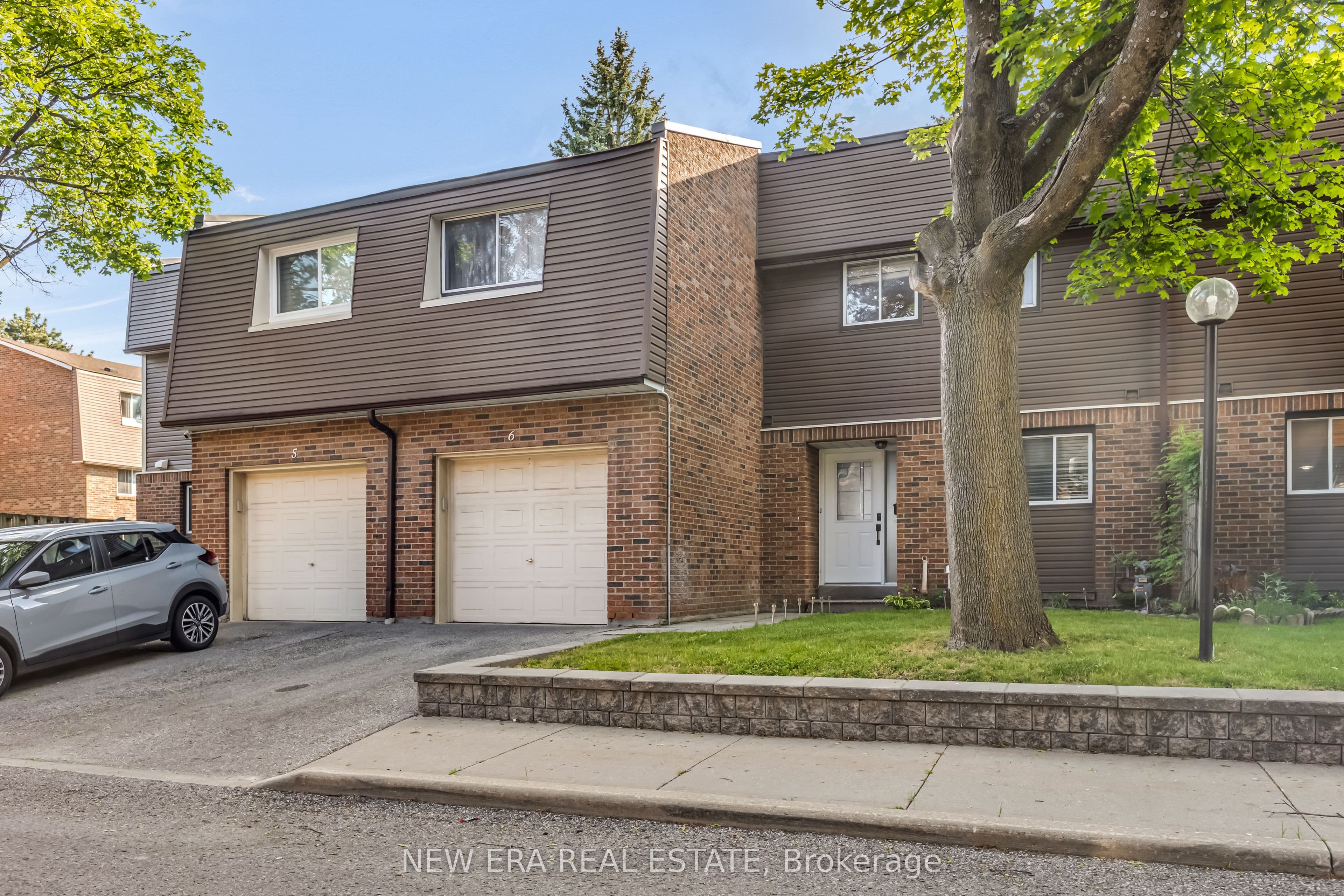 1415 Fieldlight Boulevard Unit 6, Pickering