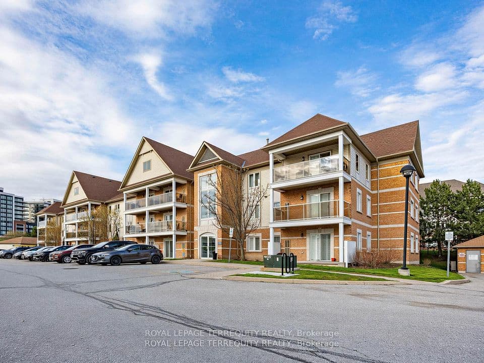124 Aspen Springs Drive Unit 102, Clarington