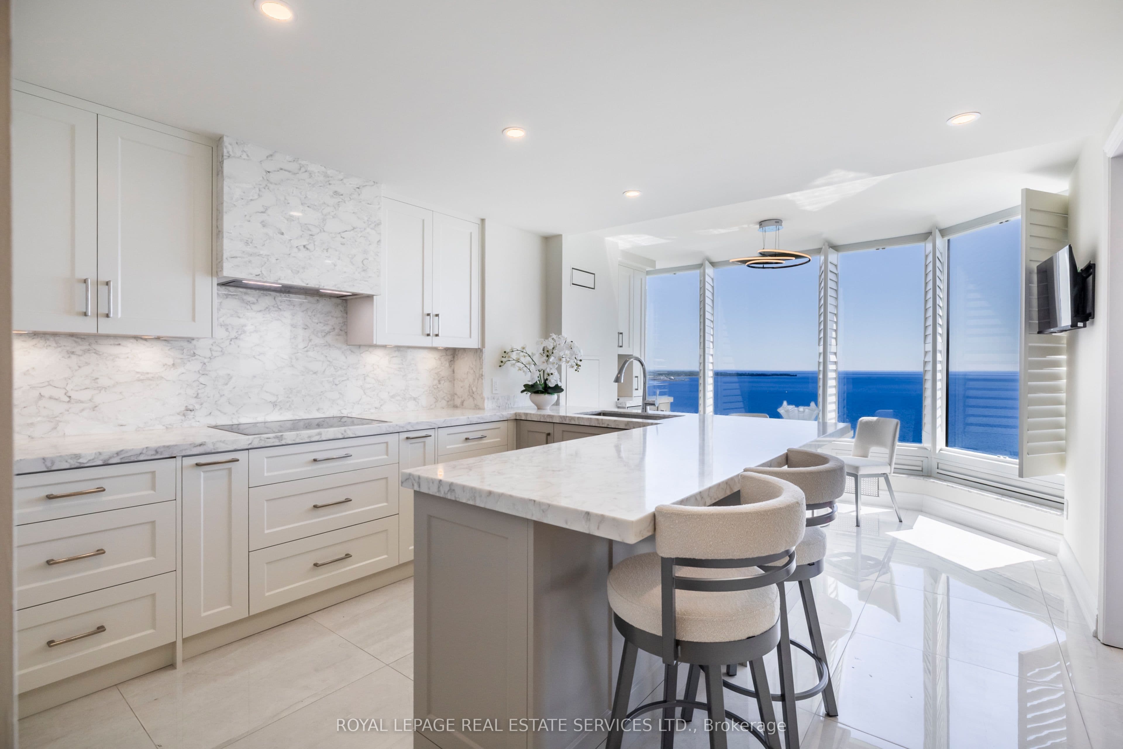 1 Palace Pier Court Unit 4006, Toronto W06