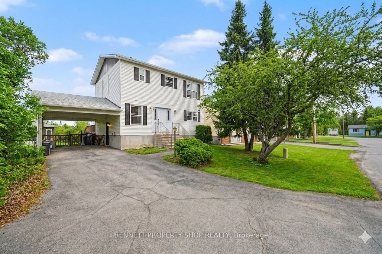 22 Poole Creek Crescent, Stittsville - Munster - Richmond
