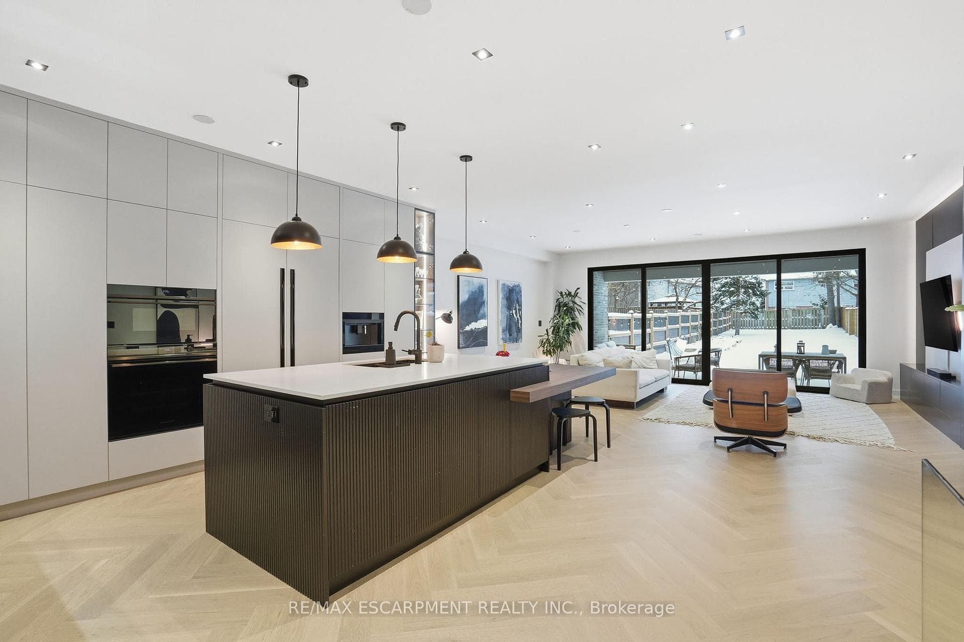 20B Broadview Avenue, Mississauga