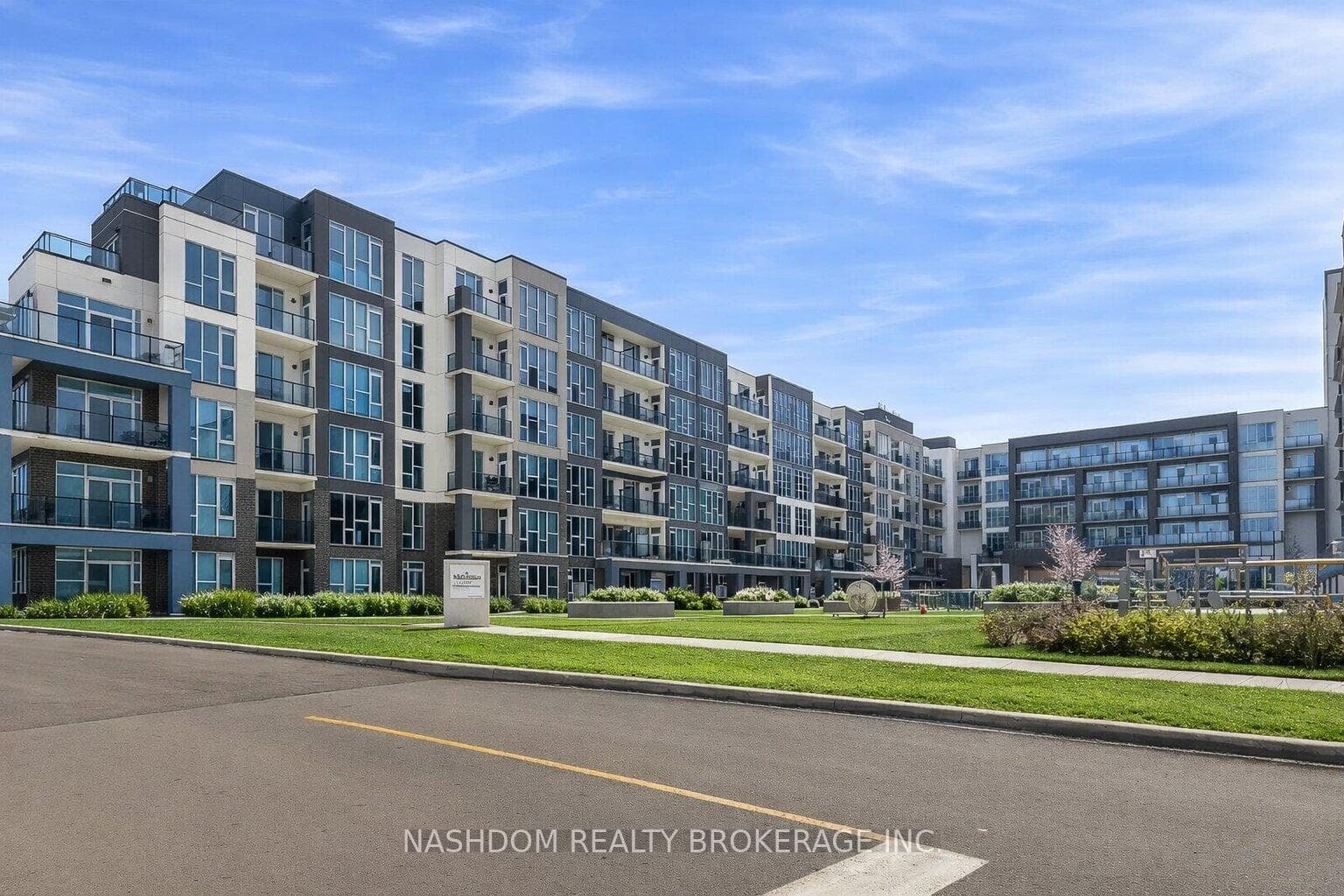 16 Concord Place Unit 516, Grimsby