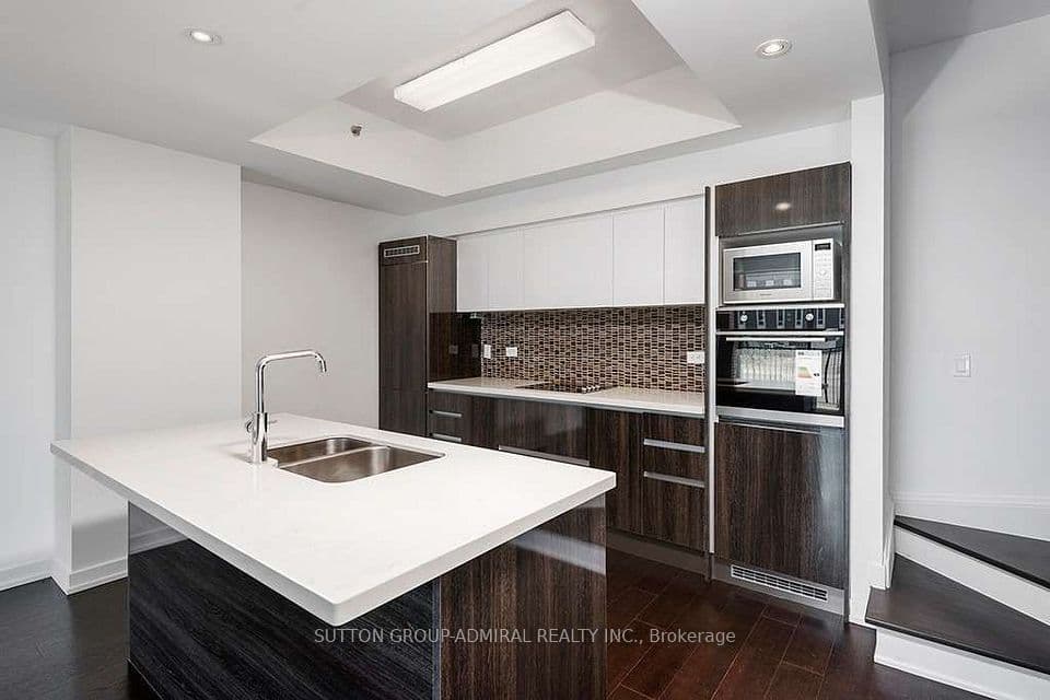 220 George Street Unit TH02, Toronto C08