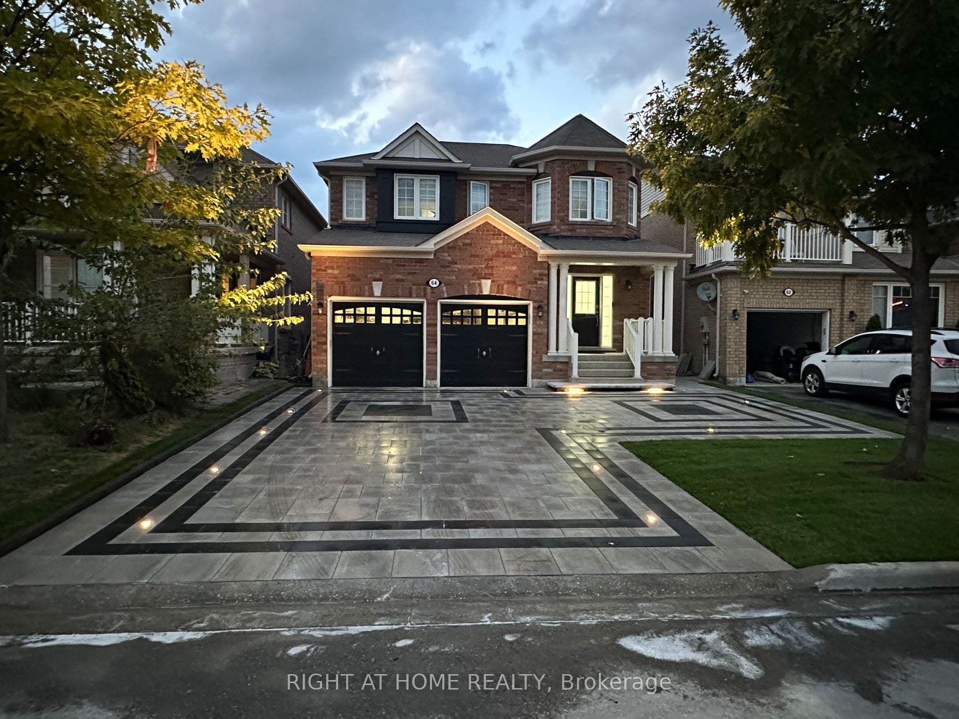64 Williamson Family Hollow, Newmarket