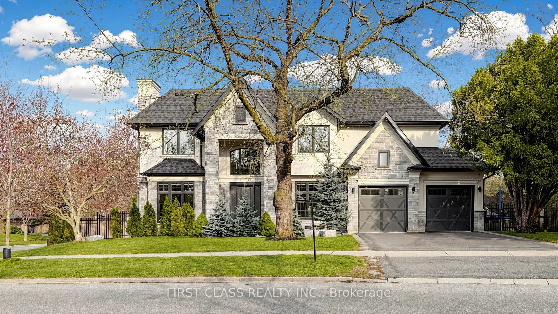 2194 ELMHURST Avenue, Oakville