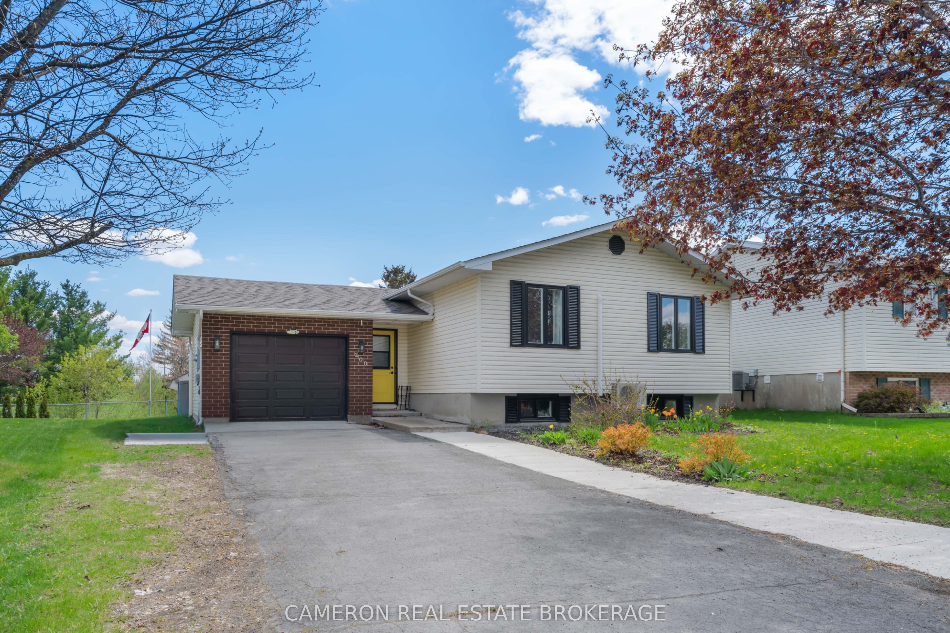 200 Ellen Avenue, Cornwall