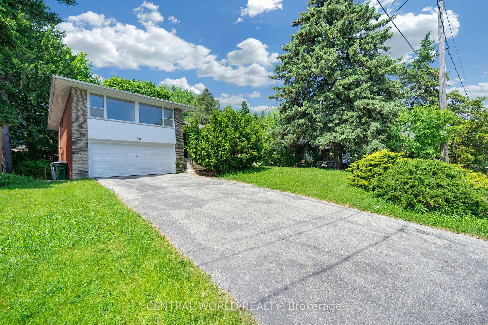 38 Denrock Drive, Toronto C15
