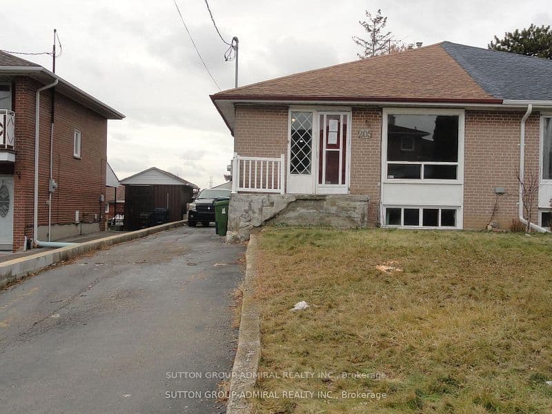 205 St Lucie Drive, Toronto W05