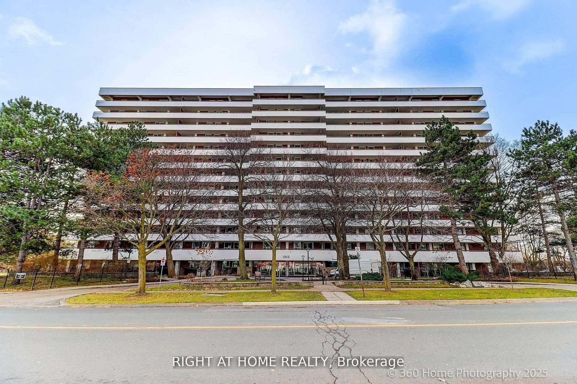 1 Royal Orchard Boulevard Unit 803, Markham