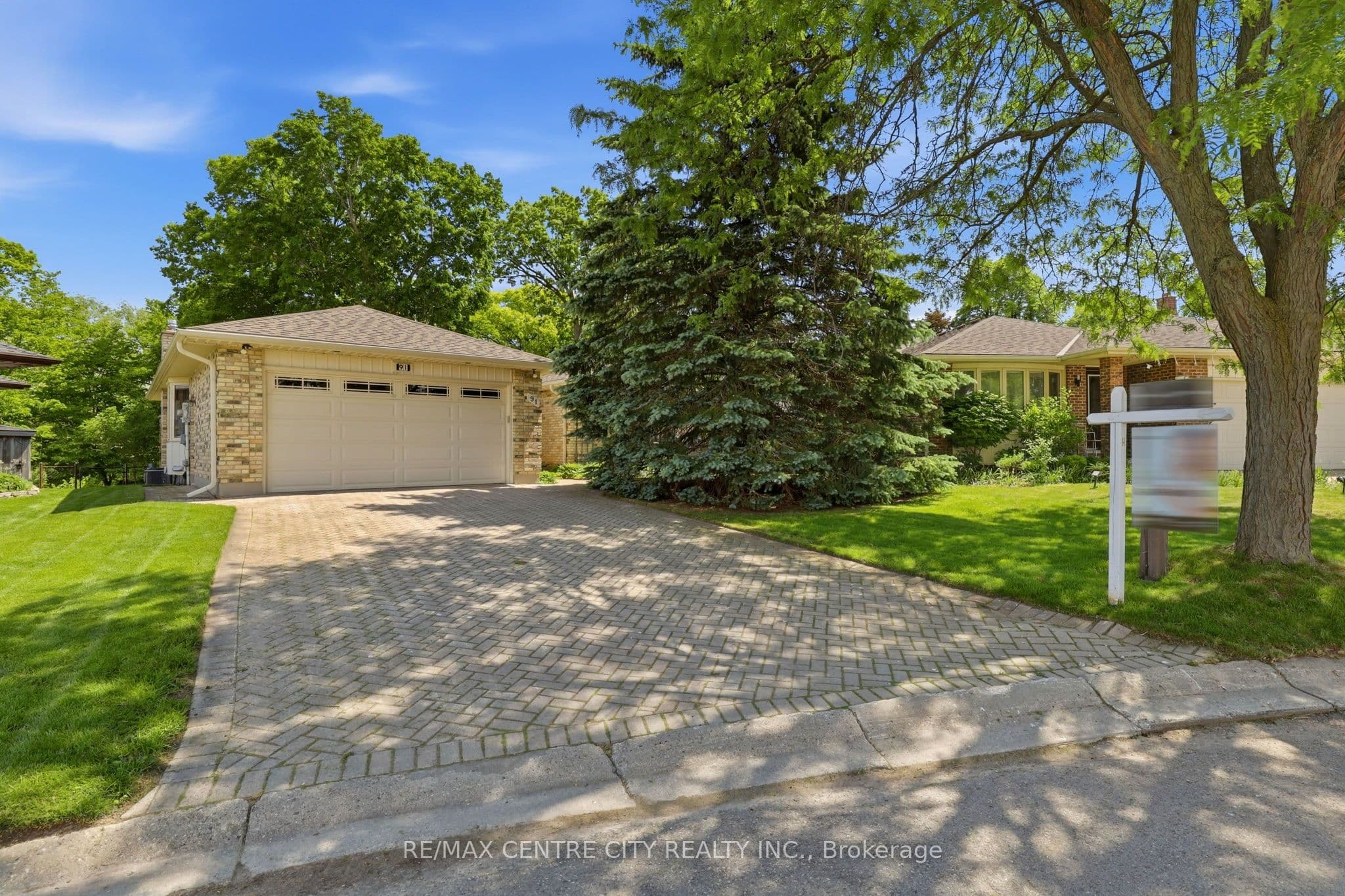 91 Sweetbriar Court, London East