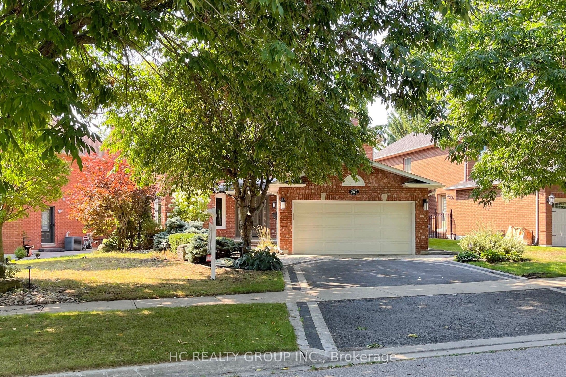 883 Darwin Drive, Pickering