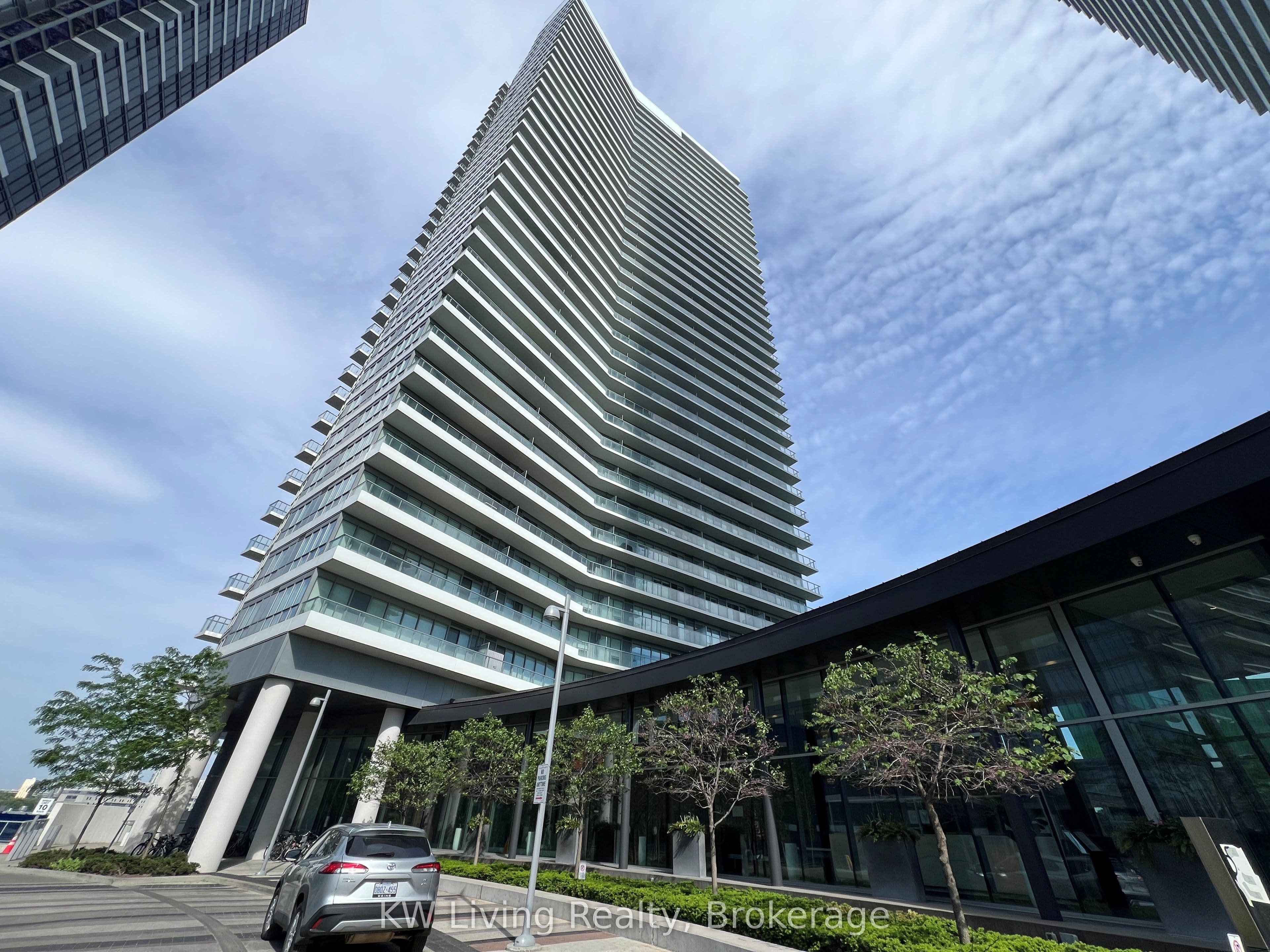 117 Mcmahon Drive Unit 206, Toronto C15