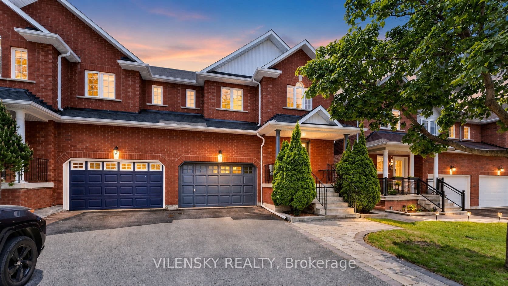 96 Sawmill Valley Drive, Newmarket