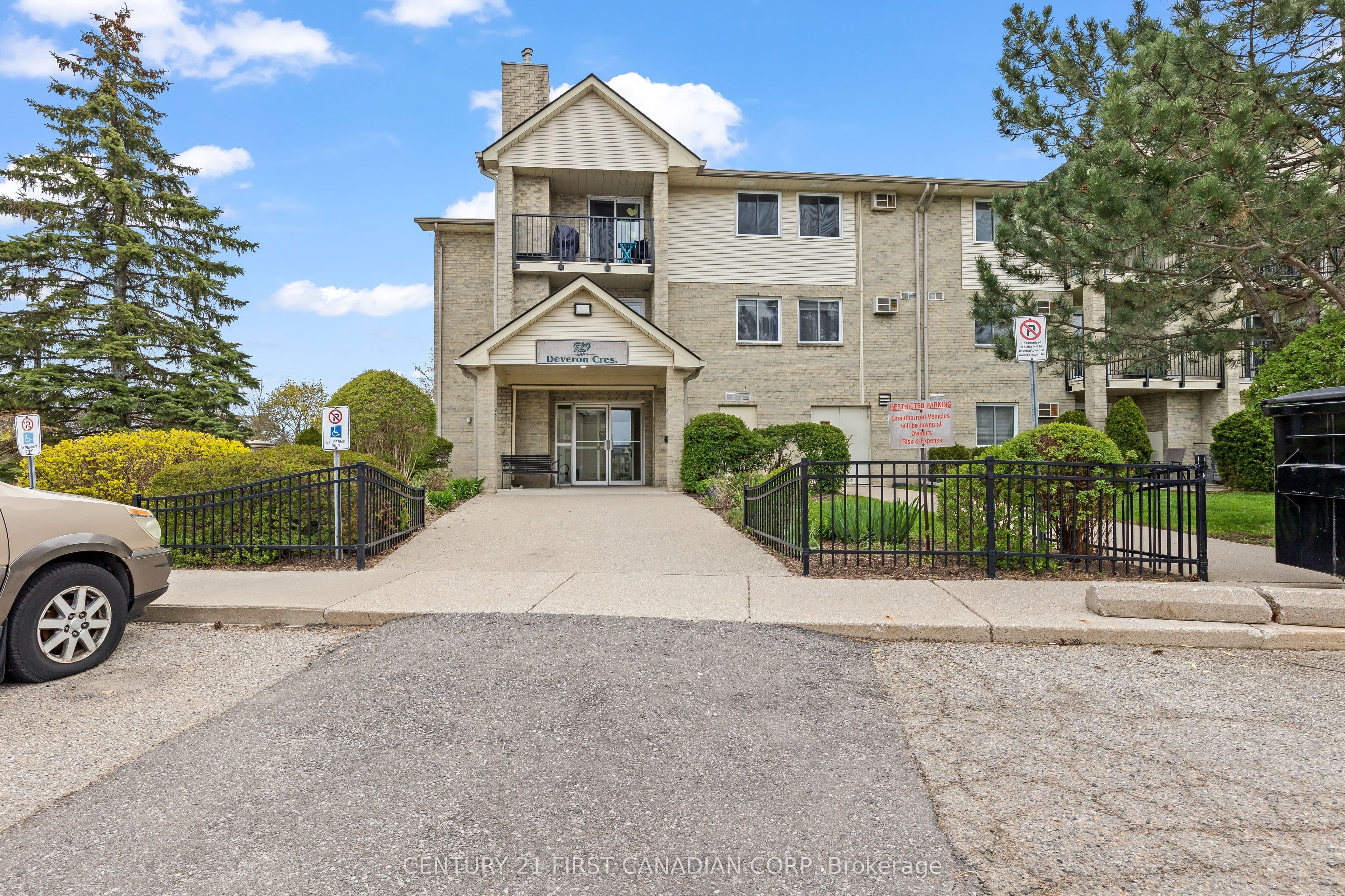729 Deveron Crescent Unit 109, London South