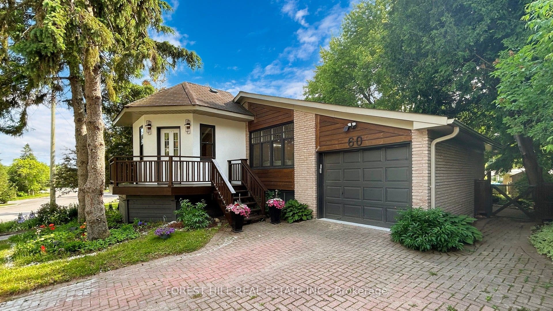 60 Hillview Drive, Newmarket