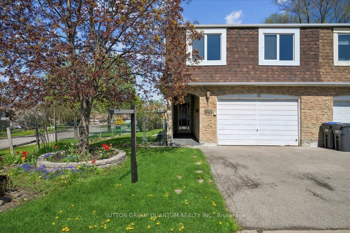 16 Salisbury Circle, Brampton