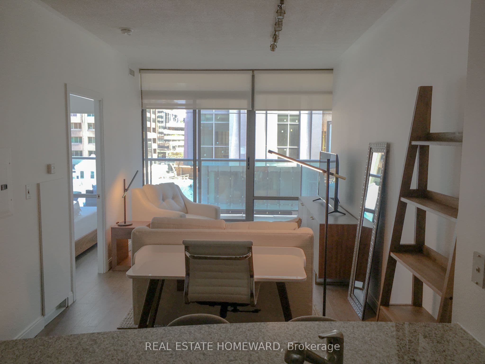 18 Yorkville Avenue Unit 603, Toronto C02