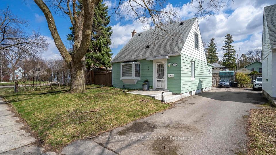 26 Apeldoorn Crescent, London East