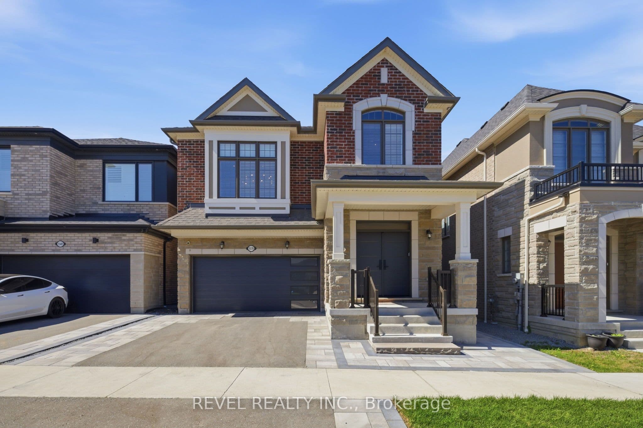 1579 Scarlett Trail, Pickering