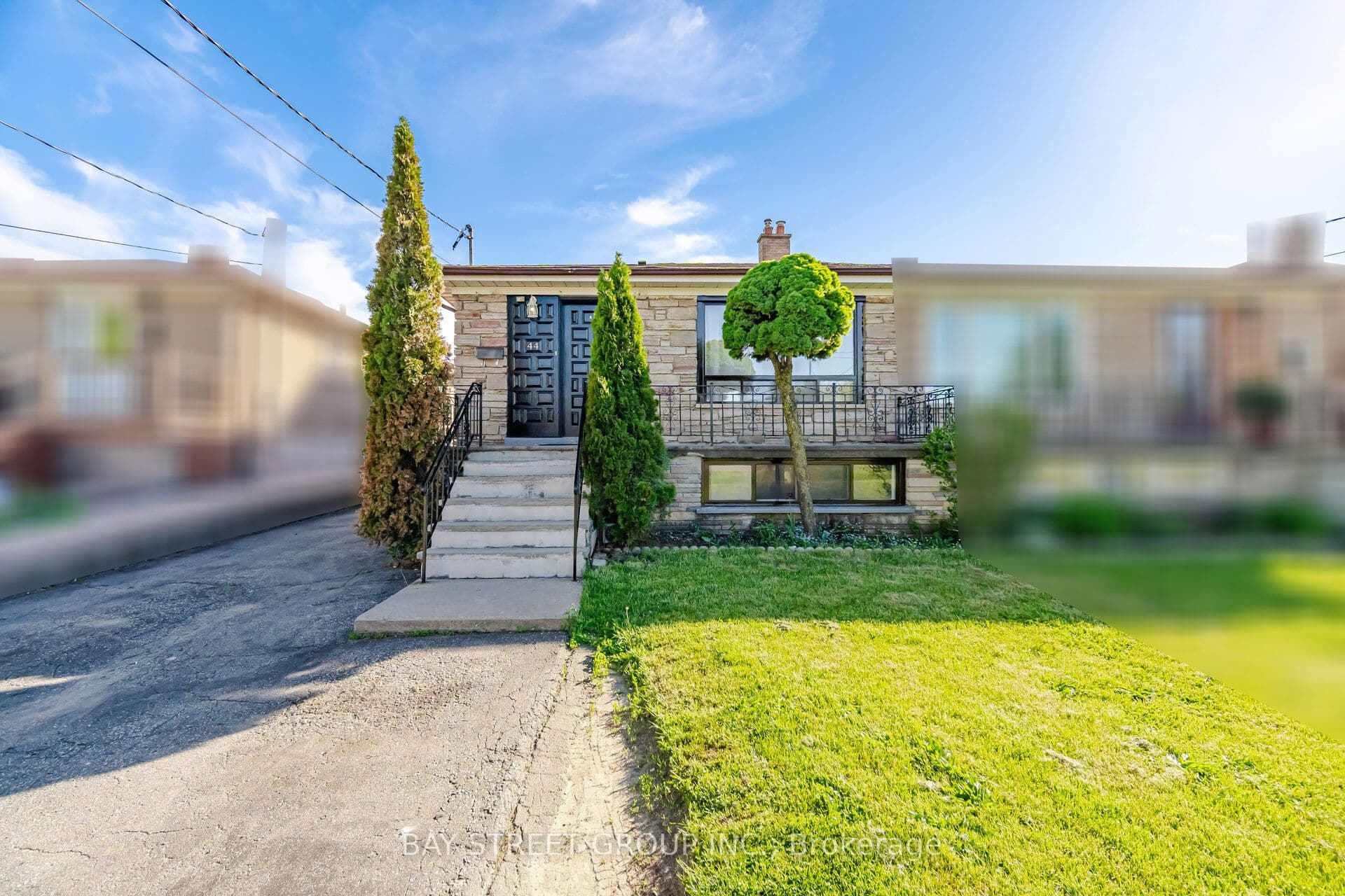 44 Duncanwoods Drive, Toronto W05
