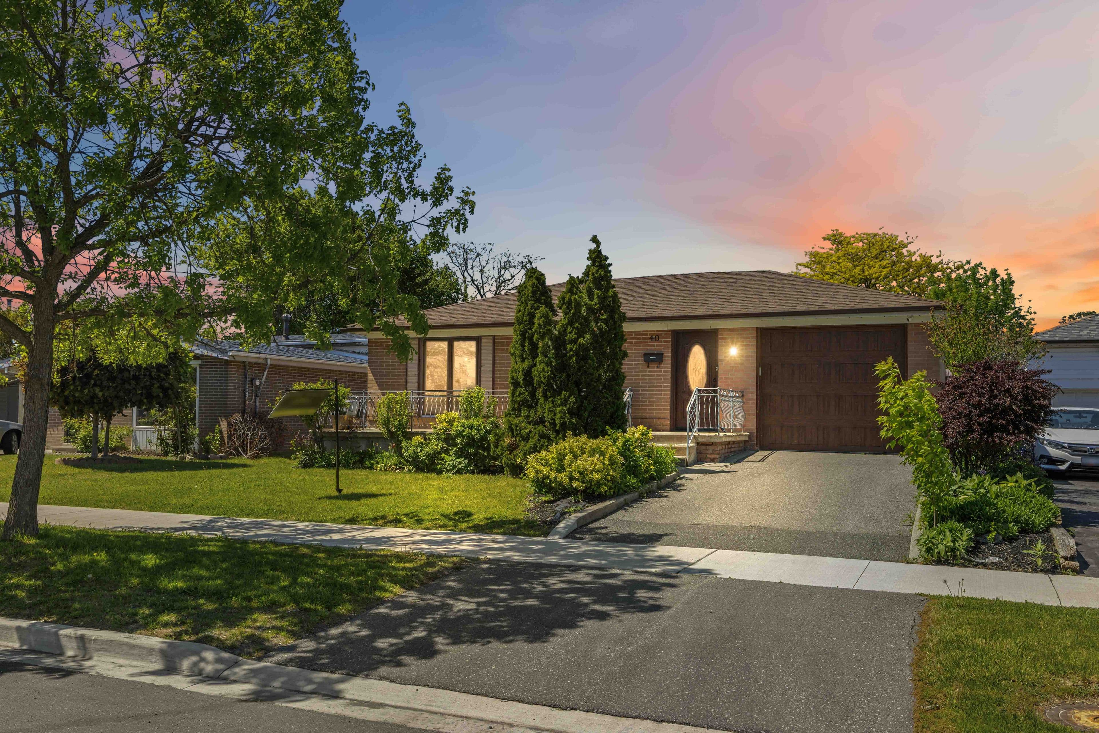 40 Wheatsheaf Crescent, Toronto W05