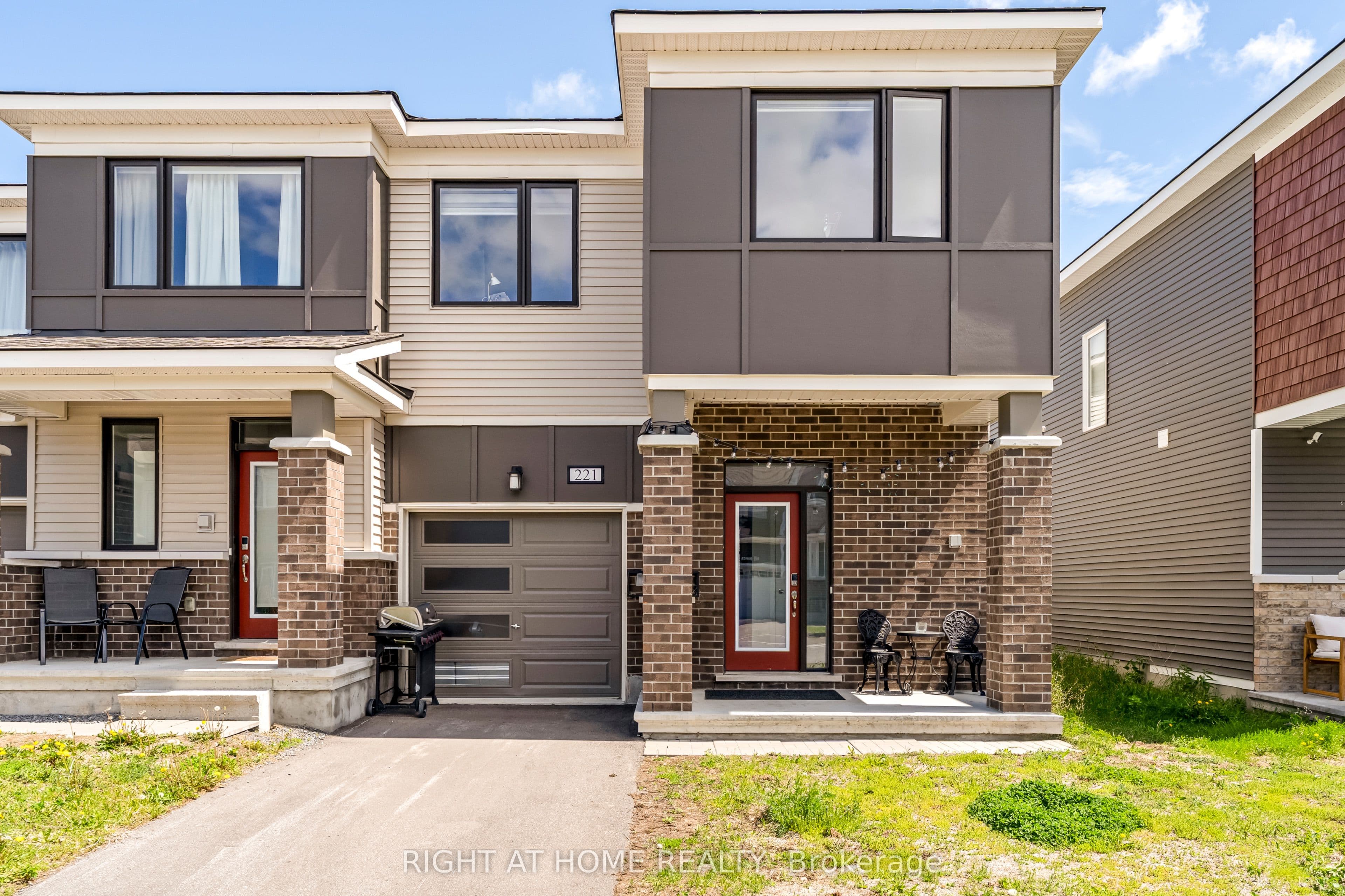 221 Billrian Crescent, Stittsville - Munster - Richmond