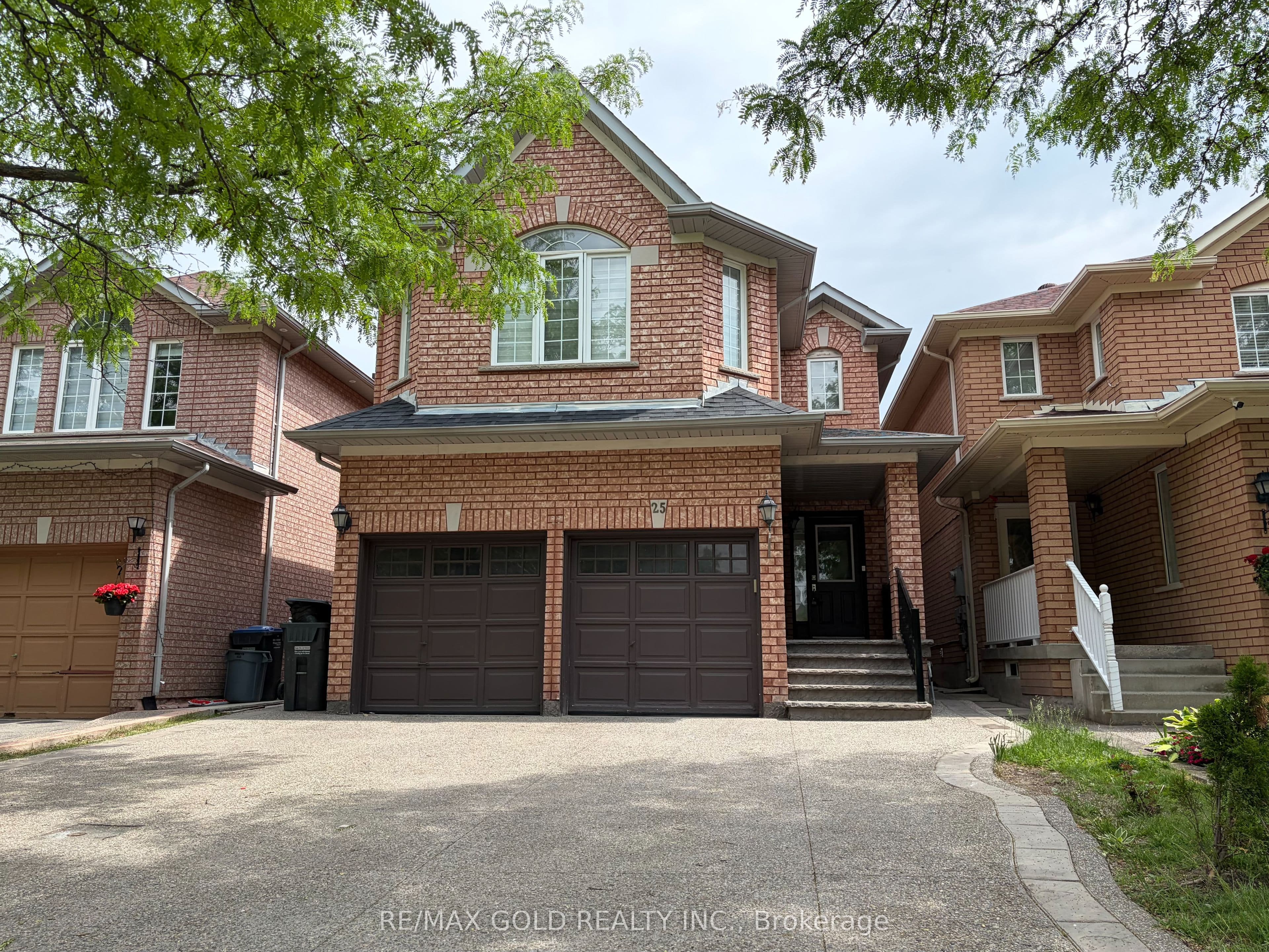 25 Golden Eagle Road, Brampton