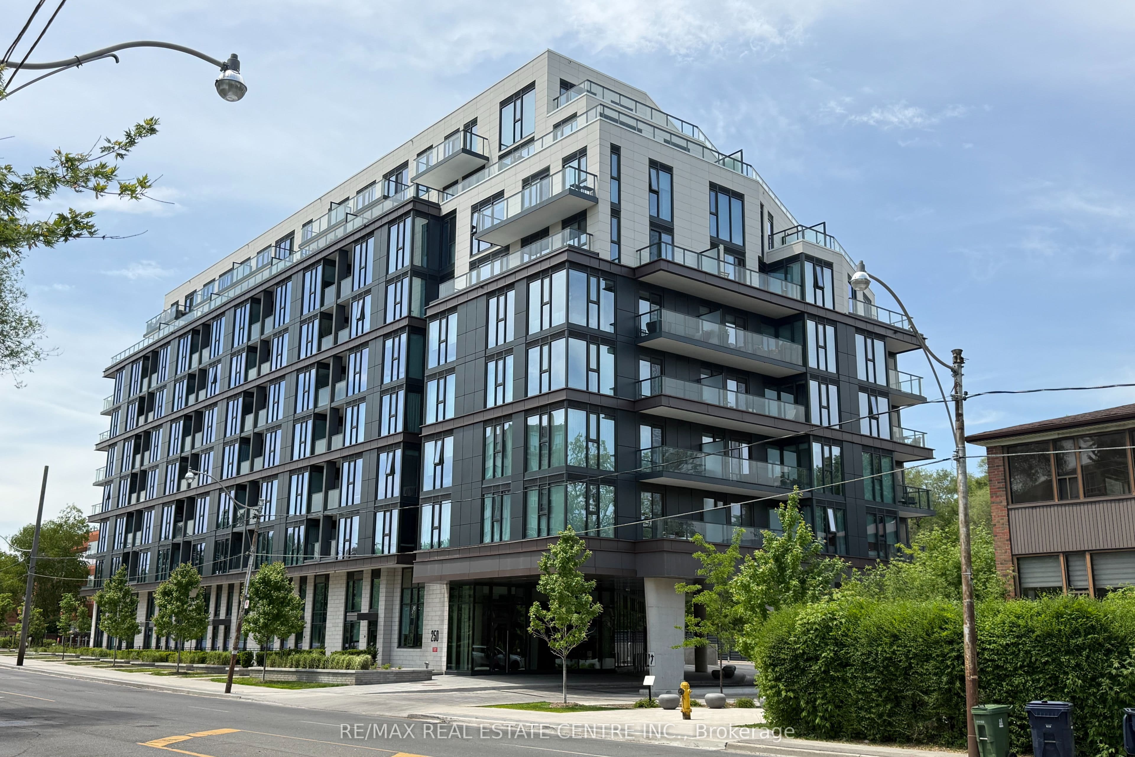 250 Lawrence Avenue W Unit 422, Toronto C04