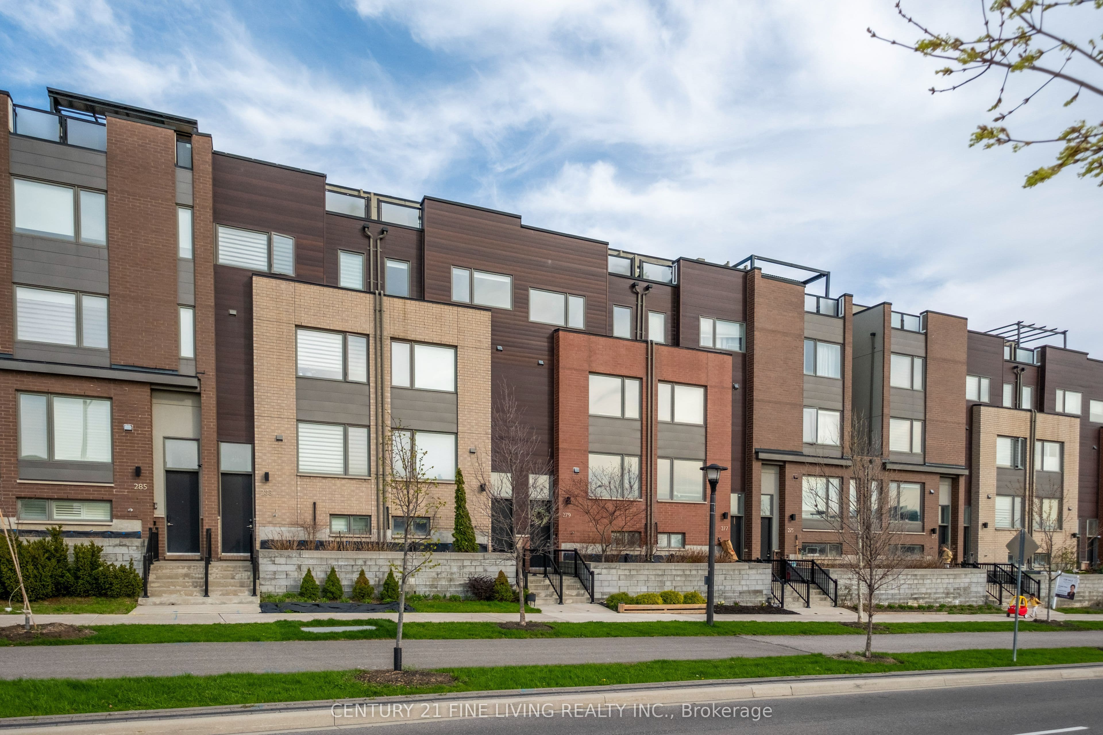 279 Downsview Park Boulevard, Toronto W05