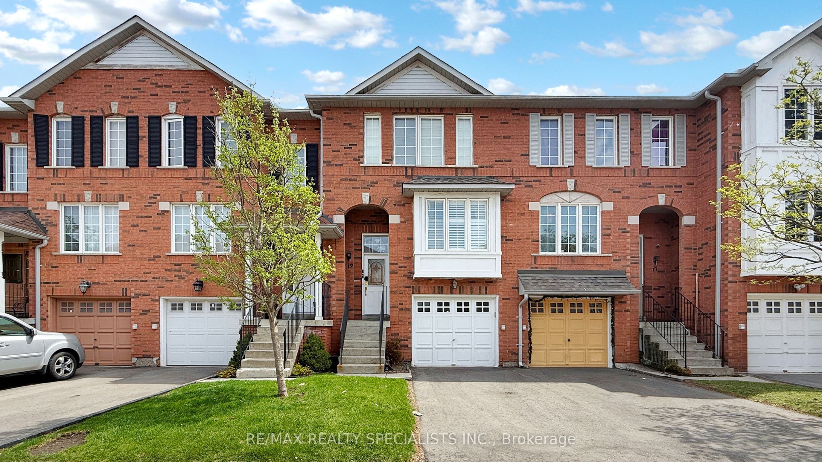 2 Clay Brick Court Unit 19, Brampton