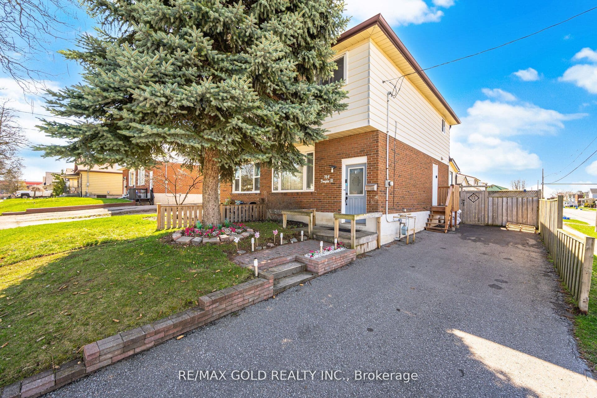 784 Douglas Street, Oshawa