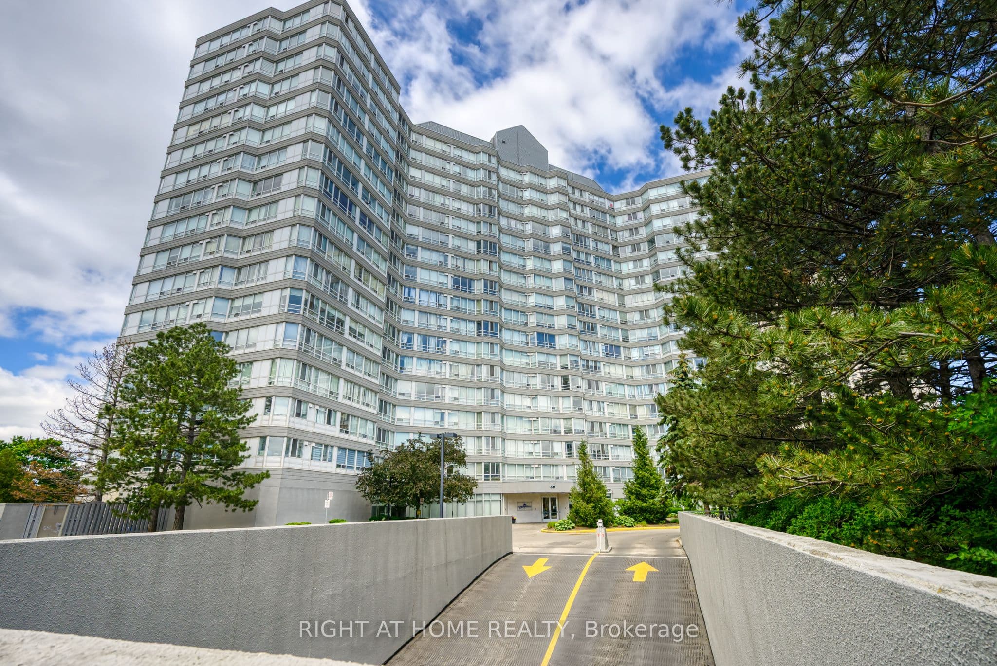 50 Kingsbridge Garden Circle Unit 1408, Mississauga