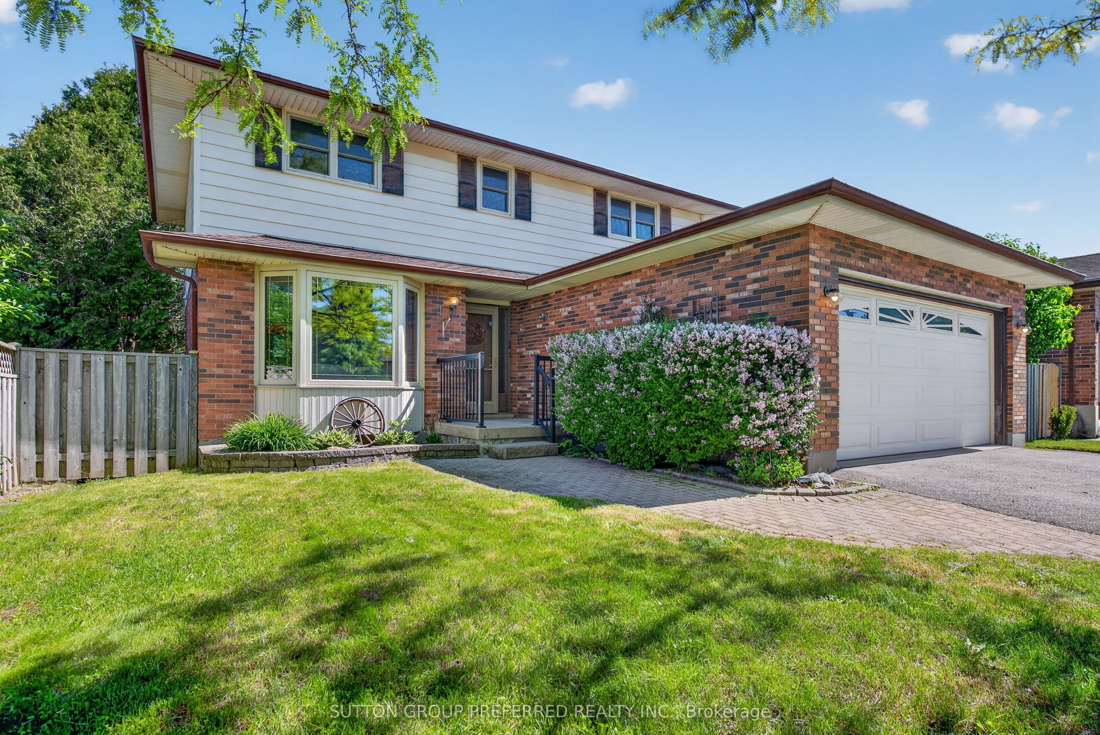 4 Golfview Crescent, London South