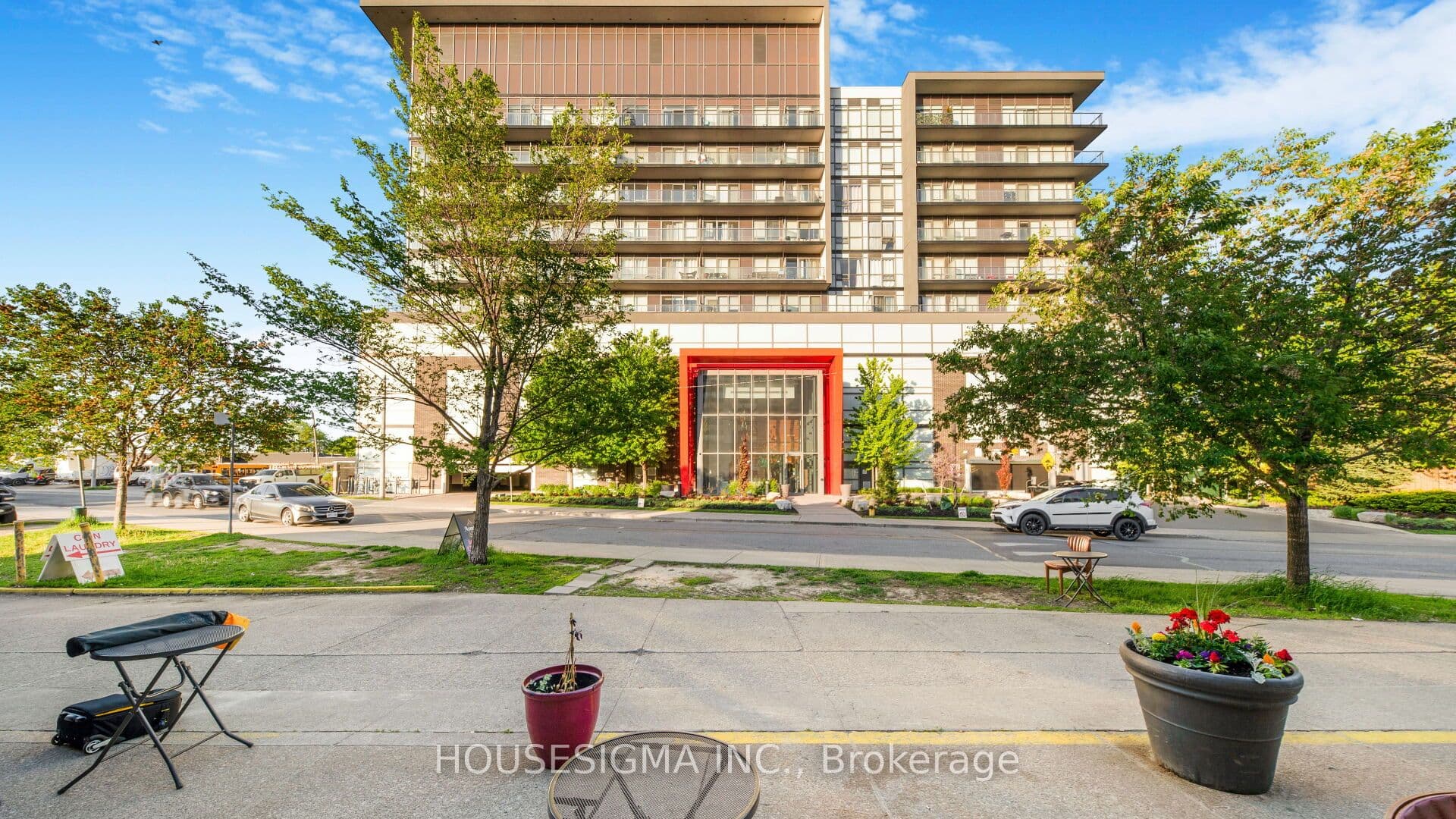 15 James Finlay Way Unit 1103, Toronto W05