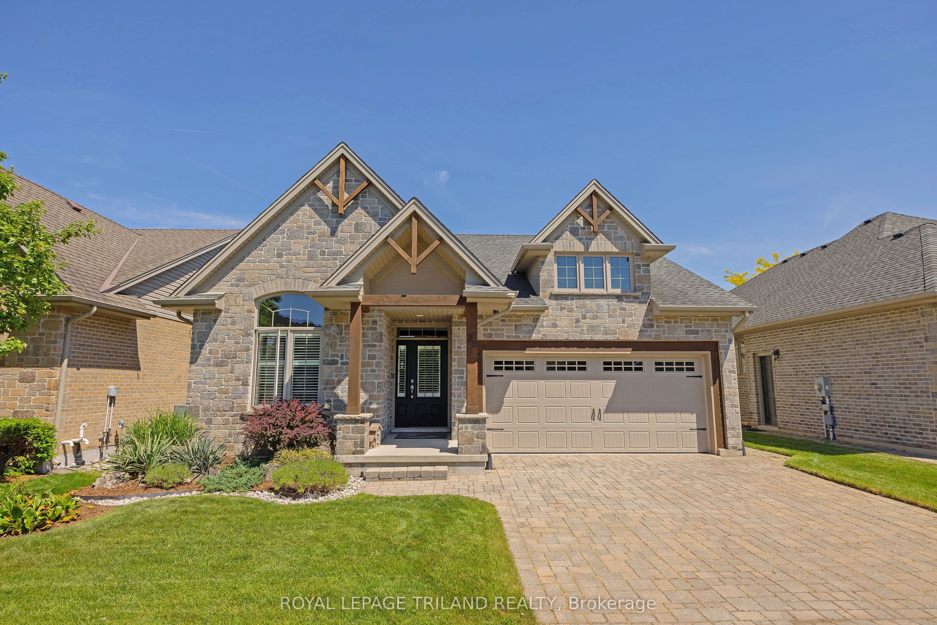 1630 SHORE Road Unit 28, London South