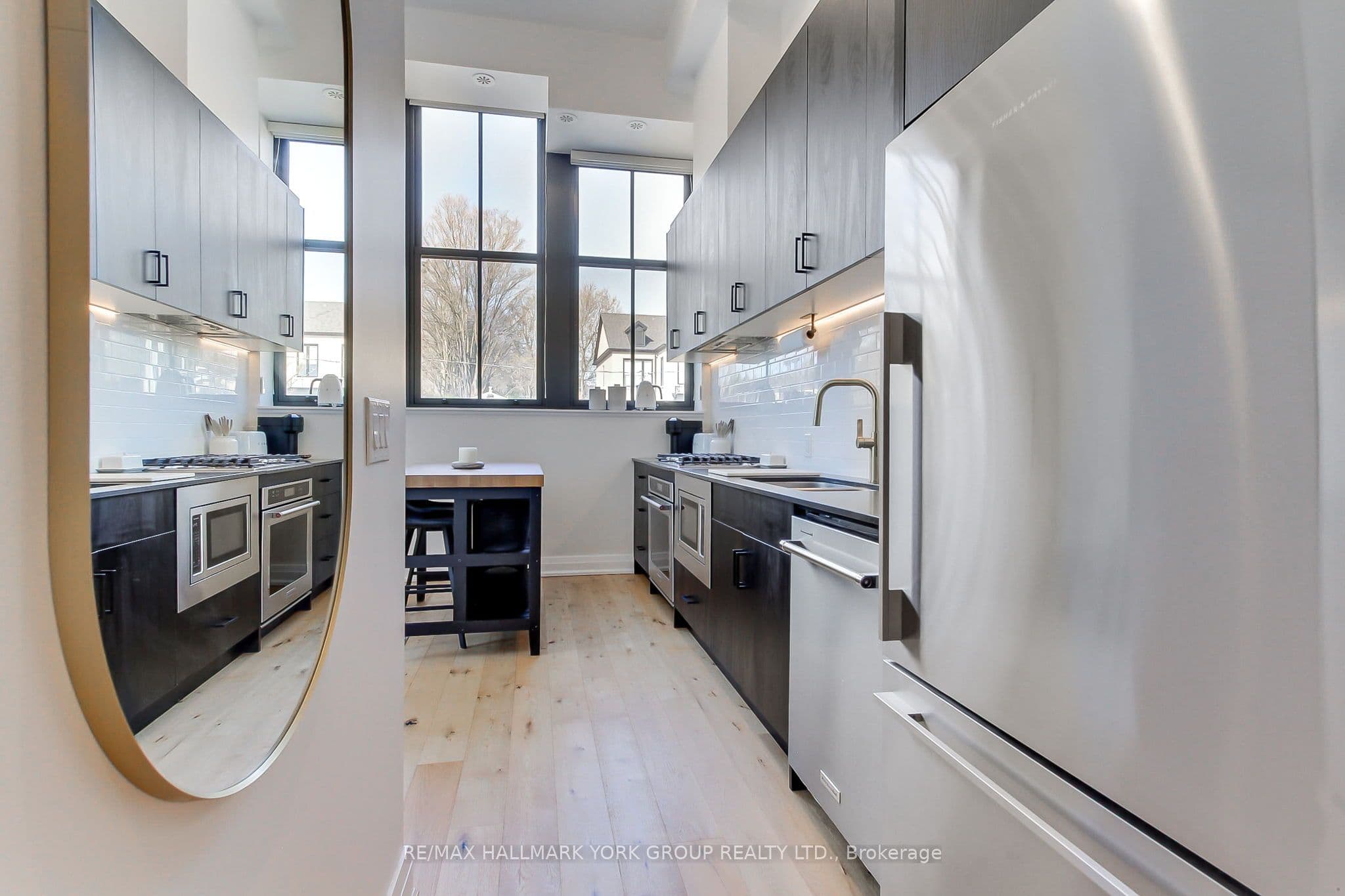 400 Park Avenue Unit 203, Newmarket