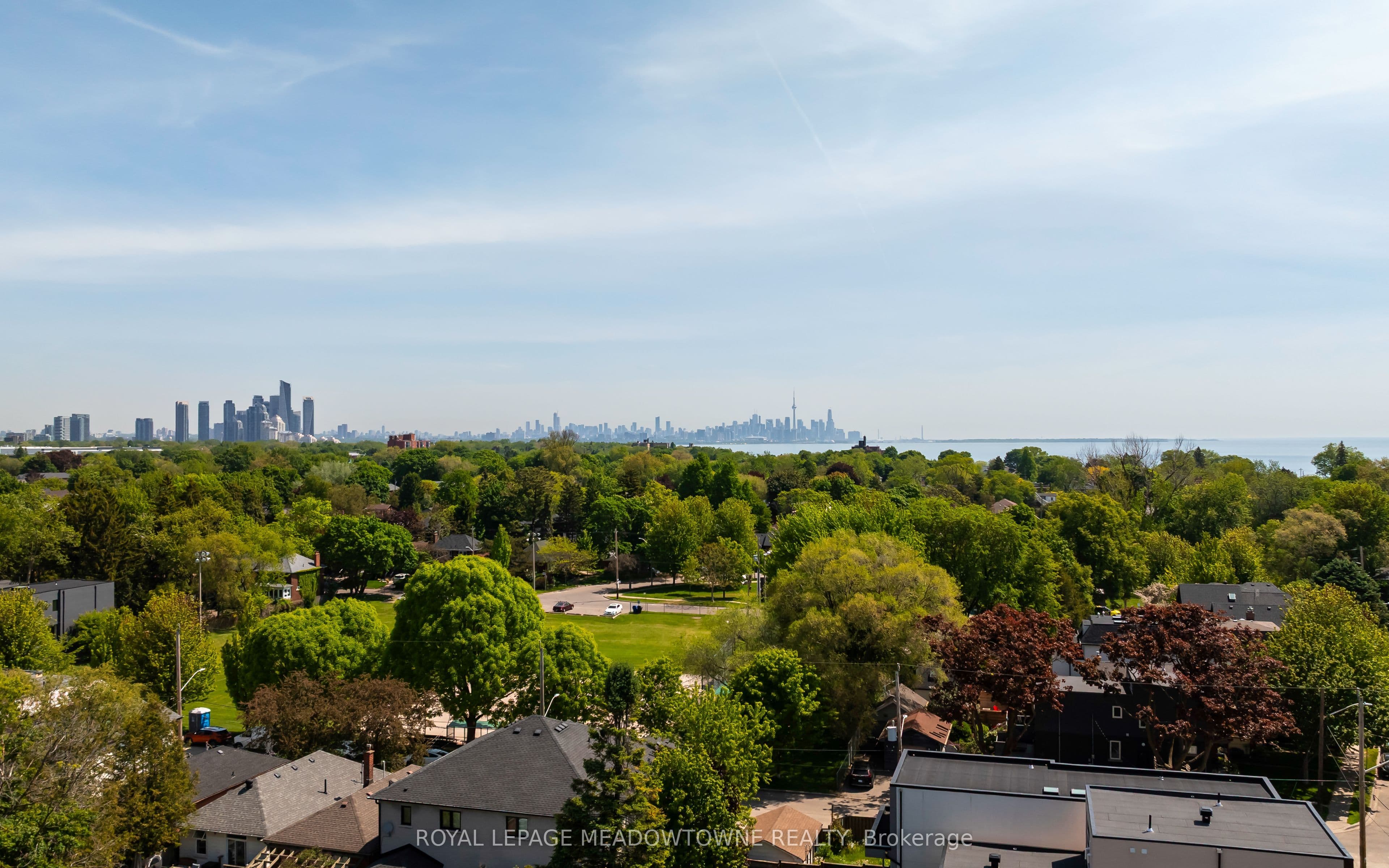 182 lakeshore Drive, Toronto W06