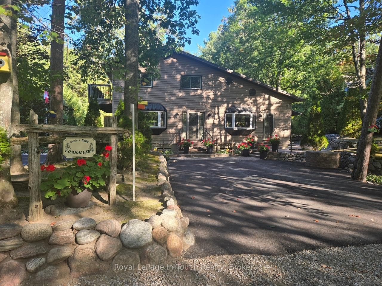 36 Card Avenue, Tiny