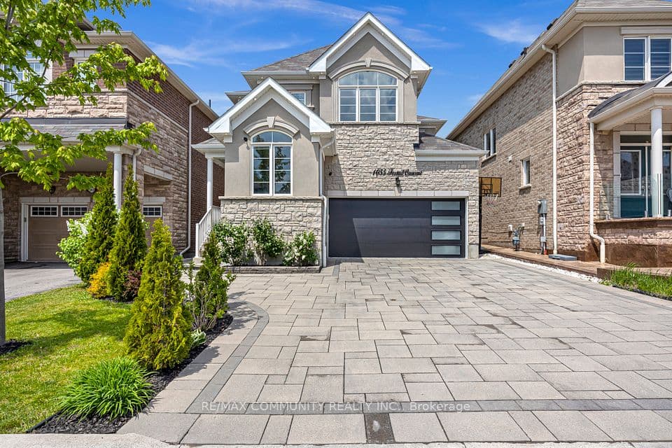 1055 Foxtail Crescent, Pickering