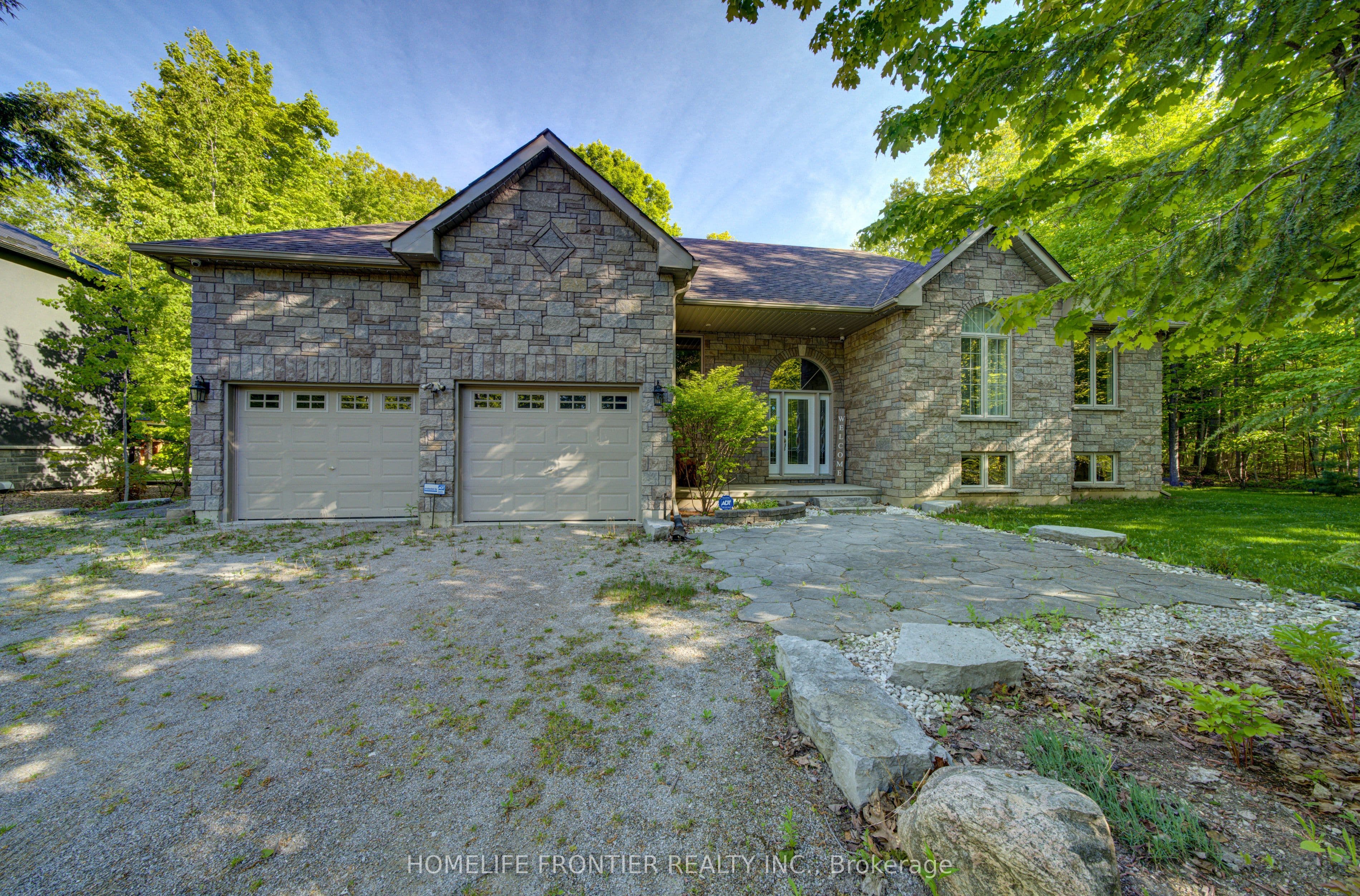 42 Forest Circle, Tiny