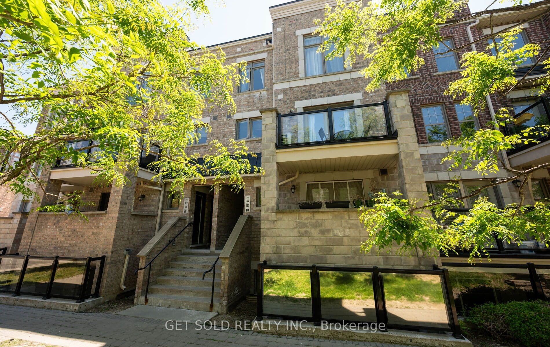80 Parrotta Drive Unit 132, Toronto W05