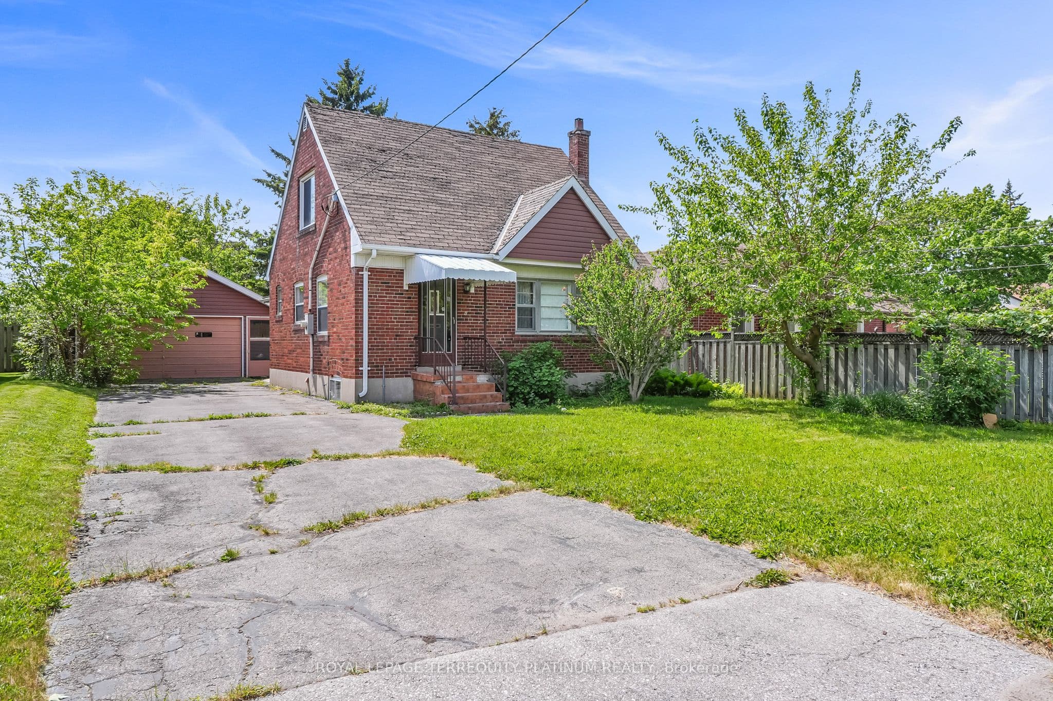 4 Sunray Crescent, Toronto W05